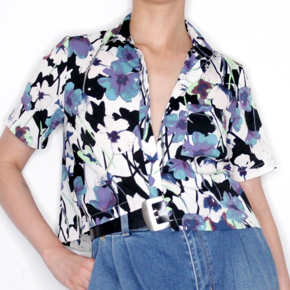 Topshop Petite Blue Floral Cropped Button Down  Blouse Size 0
